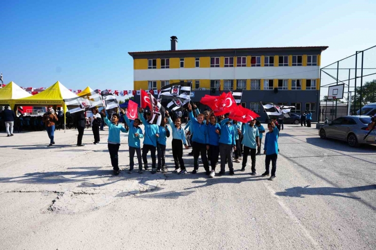 Gaziantep Valisi Çeber: "emeklerinden Dolayı Beşiktaş Kulübü’ne Teşekkür Ediyoruz"