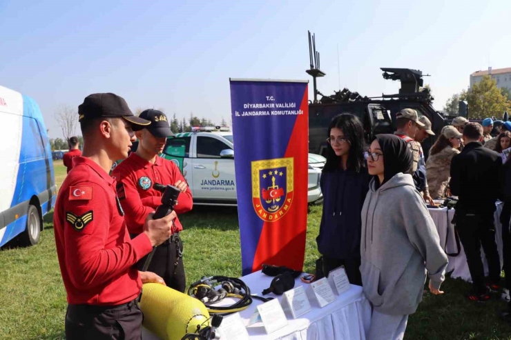 Diyarbakır’da “güvenlik Birimleri Öğrenci Buluşması” Etkinliği Düzenlendi