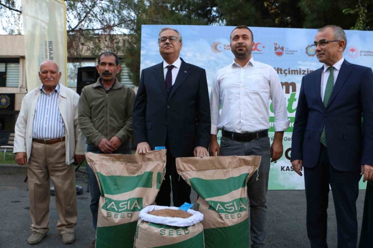 Diyarbakır’da Çiftçilere 13 Milyon Tl Değerinde Kırmızı Mercimek Tohumu Desteği Sağlandı