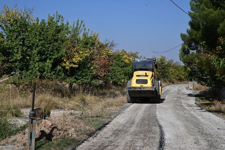 Yeşilyurt’ta Yollar Daha Konforlu Hala Getiriliyor