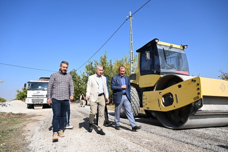 Yeşilyurt’ta Yollar Daha Konforlu Hala Getiriliyor