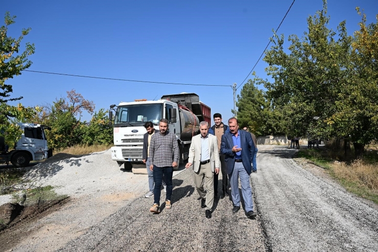 Yeşilyurt’ta Yollar Daha Konforlu Hala Getiriliyor