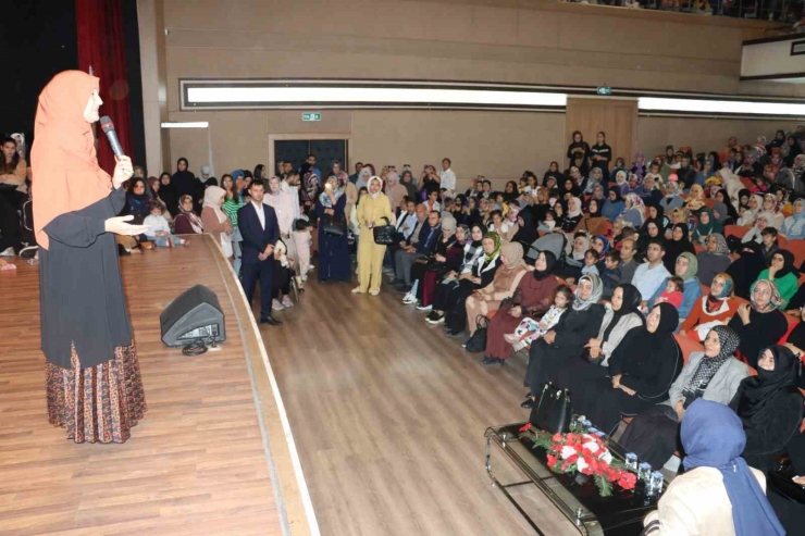 Şanlıurfa’da Aile Huzuru Ve Gençlerin Sorumlulukları Semineri