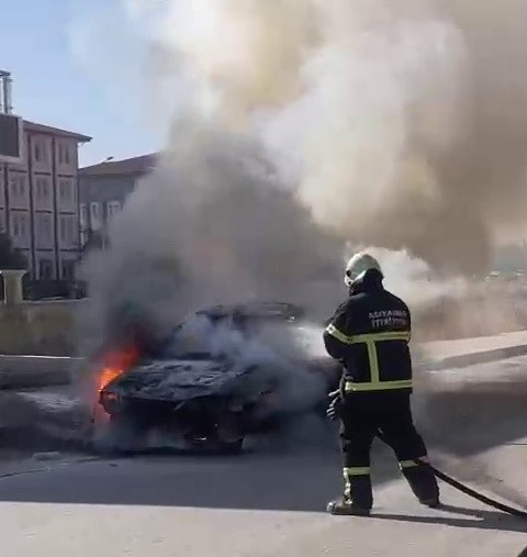 Seyir Halindeki Otomobil Cayır Cayır Yandı