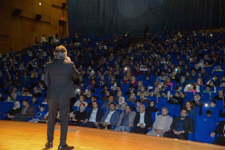 Diyarbakır’da “eskimeyen Ezgiler” Dinleyiciyle Buluştu