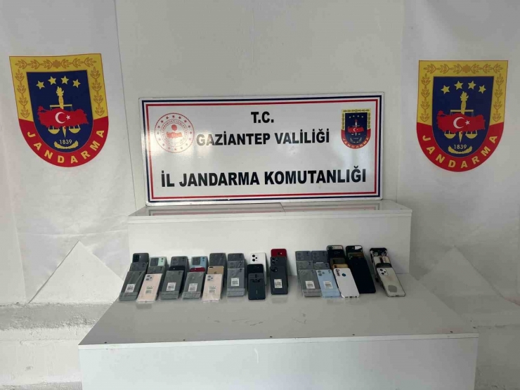 Gaziantep’te 867 Bin Tl Değerinde Kaçak Telefon Ele Geçirildi
