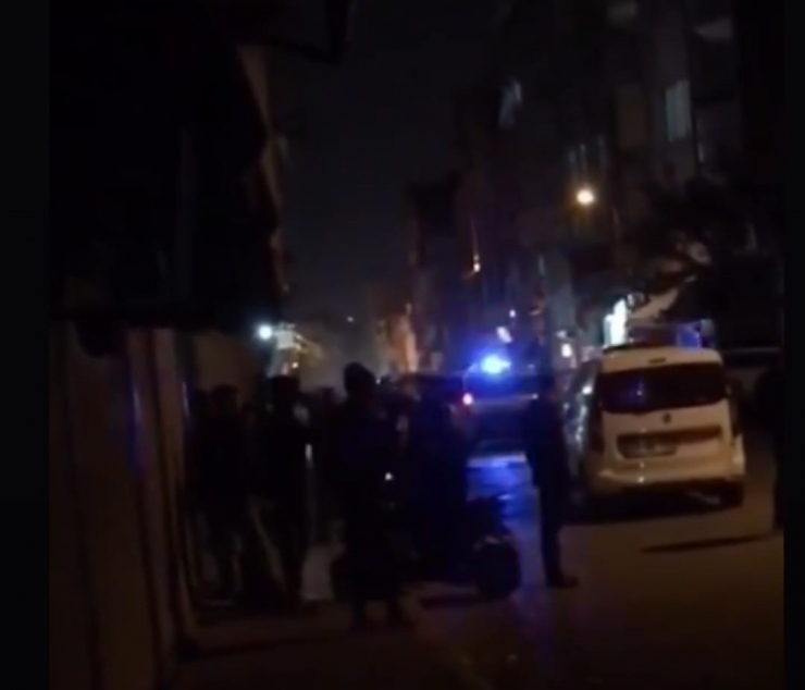 Evinin Önünde Bıçaklanan Şahıs Hayatını Kaybetti