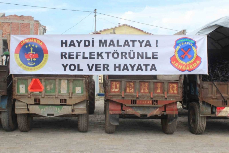 Malatya’da Jandarma Reflektör Kullanımına Dikkat Çekti