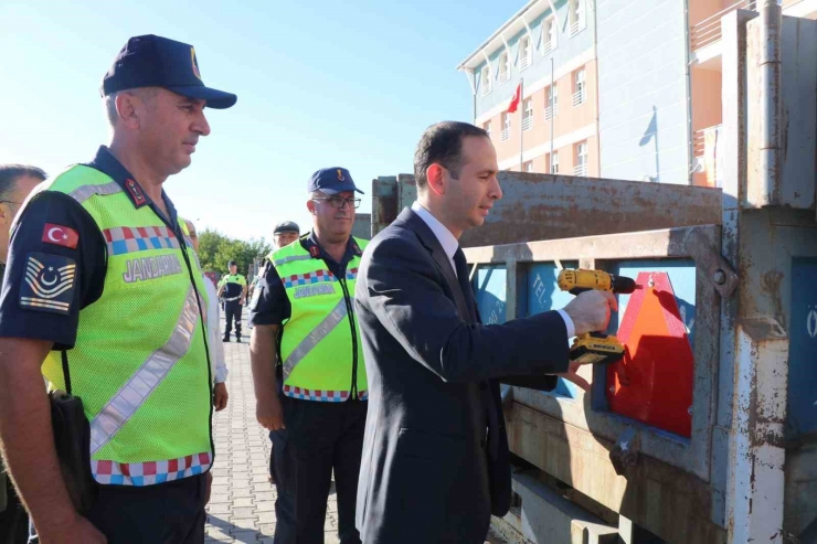 Malatya’da Jandarma Reflektör Kullanımına Dikkat Çekti