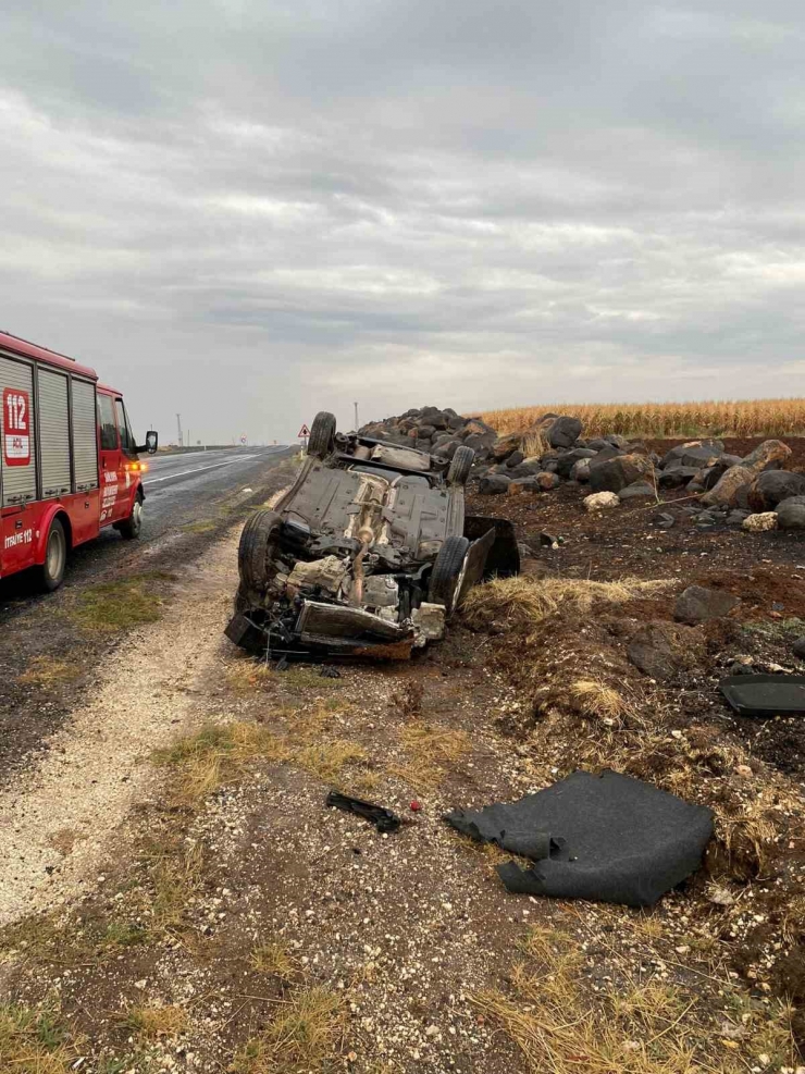 Siverek’te Takla Atan Otomobilde Bulunan 2 Kişi Yaralandı