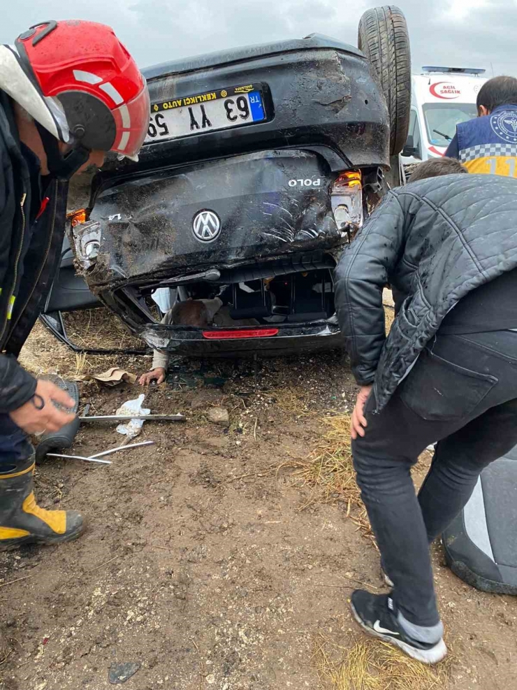 Siverek’te Takla Atan Otomobilde Bulunan 2 Kişi Yaralandı