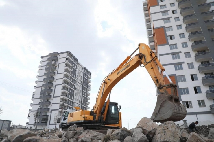 Yenişehir’de Yollar Konforlu Hale Getiriliyor