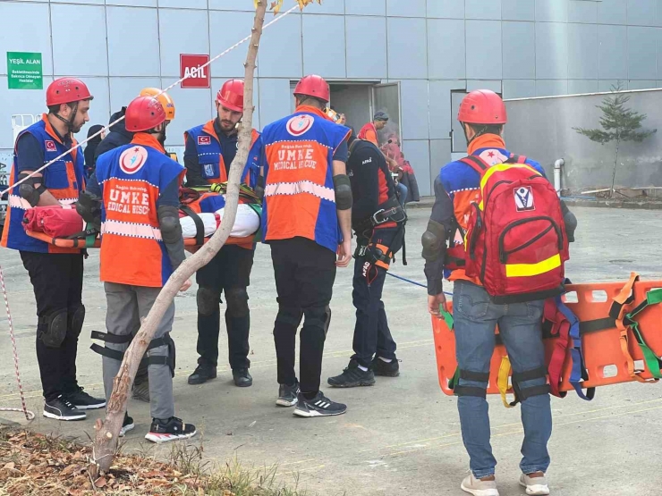 Depremle Yıkılan Malatya’da Deprem Tatbikatı Gerçeği Aratmadı