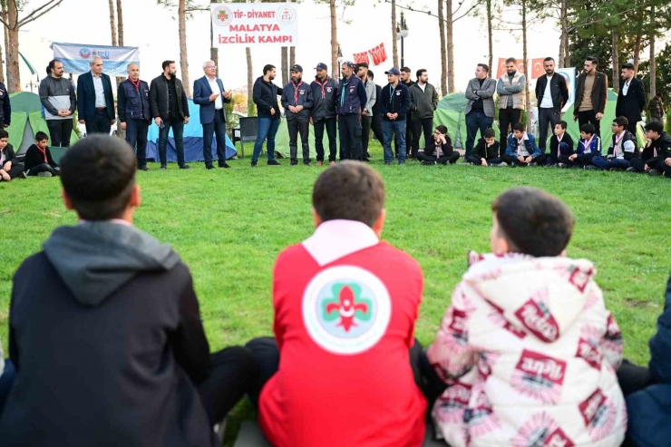 Güder, İzcilerin Kampına Katıldı