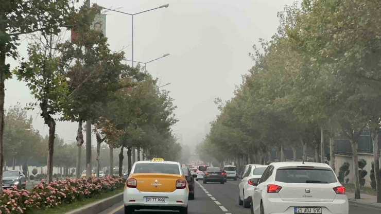 Diyarbakır’da Sabah Saatlerinde Sis Etkili Oldu