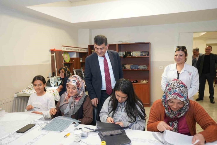 Başkan Fadıloğlu, Üreten Yetim Anneleri Ziyaret Etti