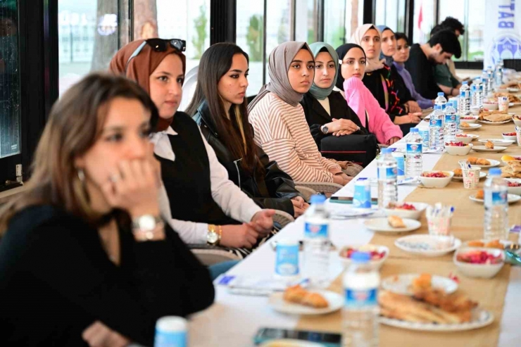 Başkan Güder Üniak Üyelerini Ağırladı