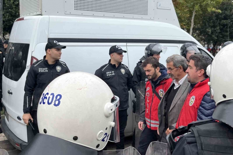 Diyarbakır’da İzinsiz Gösteri Yapan Hedep Ve Dbp’lilere Polis Müdahalesi: 50 Gözaltı