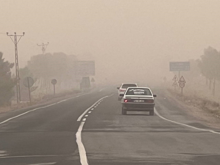 Suriye Üzerinden Gelen Toz Bulutu Ceylanpınar Semalarını Kapladı