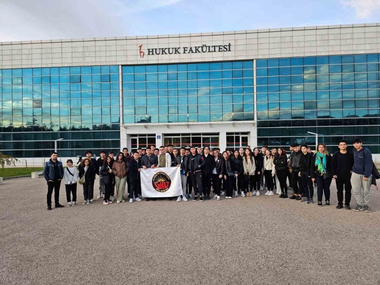 Gaziantep Kolej Vakfı Öğrencileri Üniversite Gezisinde