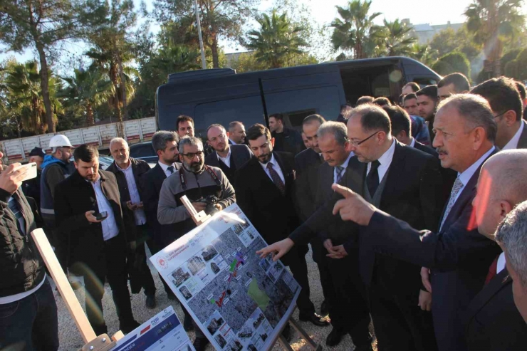 Bakan Özhaseki, Adıyaman’da Yerinde Dönüşüm Alanını İnceledi