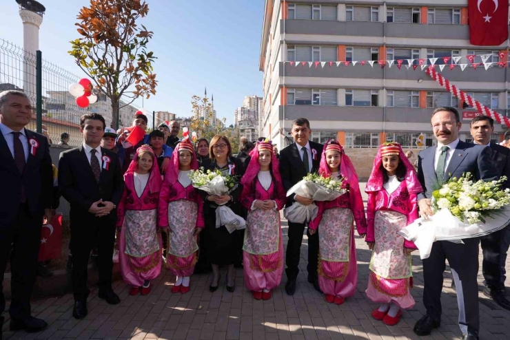 Şehitkamil Belediyesi Öğretmenler Ortaokulu’nun Açılışı Yapıldı