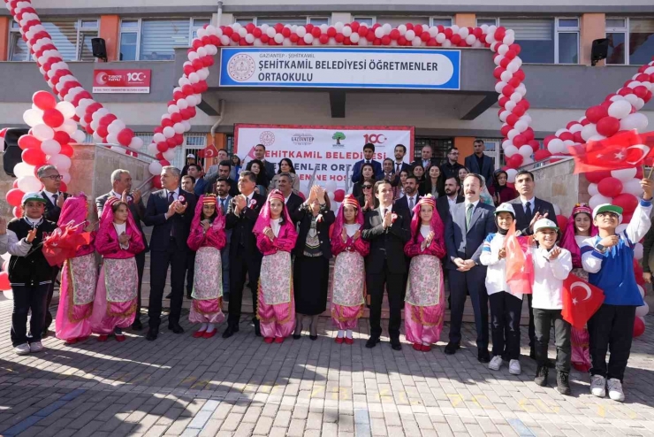 Şehitkamil Belediyesi Öğretmenler Ortaokulu’nun Açılışı Yapıldı