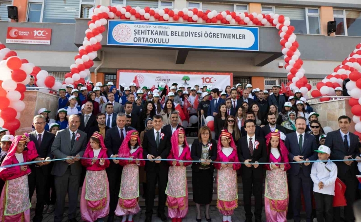 Şehitkamil Belediyesi Öğretmenler Ortaokulu’nun Açılışı Yapıldı