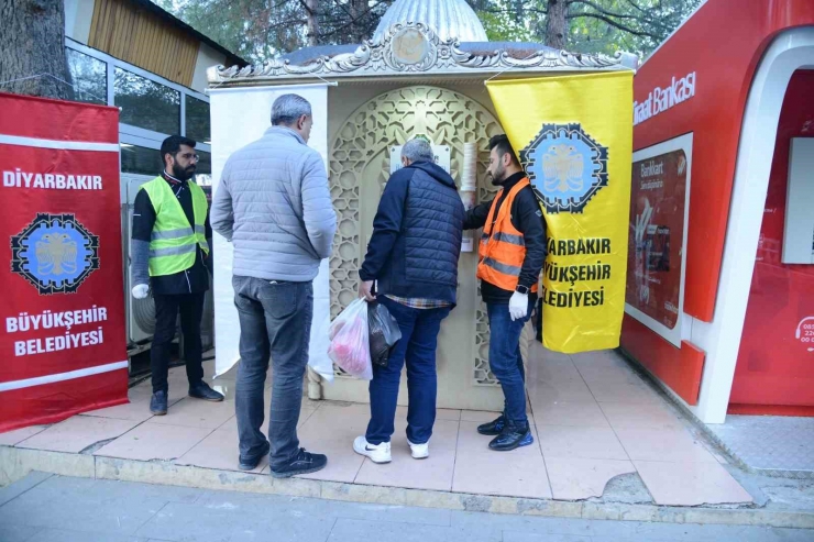 Diyarbakır’da İkram Çeşmesinden Sıcak Çorba Akmaya Başladı