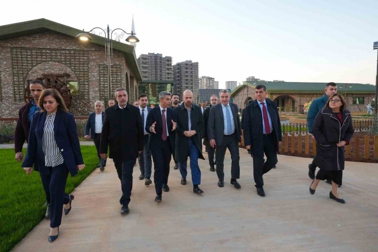 Bak İle Erdoğan, D.t. Şehitkamil Sahnesi Ve Agro Park’ı İnceledi