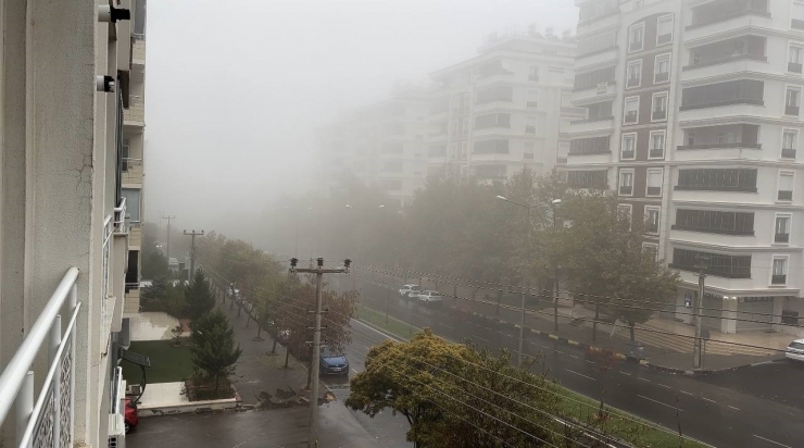 Gaziantep’te Sağanak Ve Yoğun Sis Etkili Oluyor