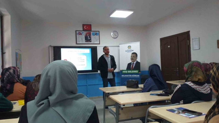 Malatya’da Ebeveynlere Eğitim Semineri Verildi