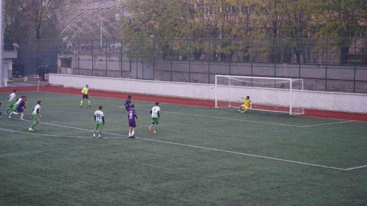 Şehitkamil, Yenilmezlik Serisini 4 Maça Çıkardı