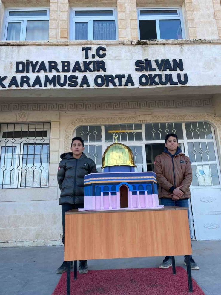 Diyarbakır’da Öğrenciler Filistin İçin ‘aksa Çocuk Marşı’ Ve ‘kardan Aydınlık’ Ezgisini Seslendirdi