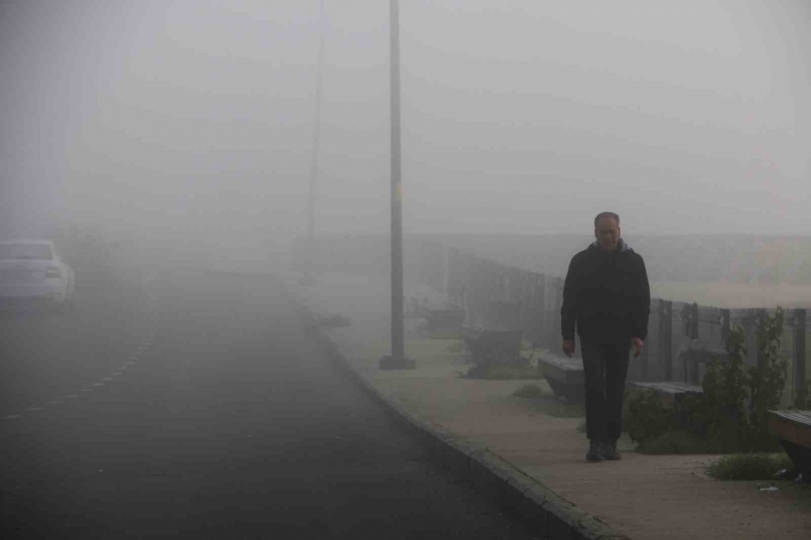 Diyarbakır’da Etkili Olan Sis, Kartpostallık Görüntü Oluşturdu