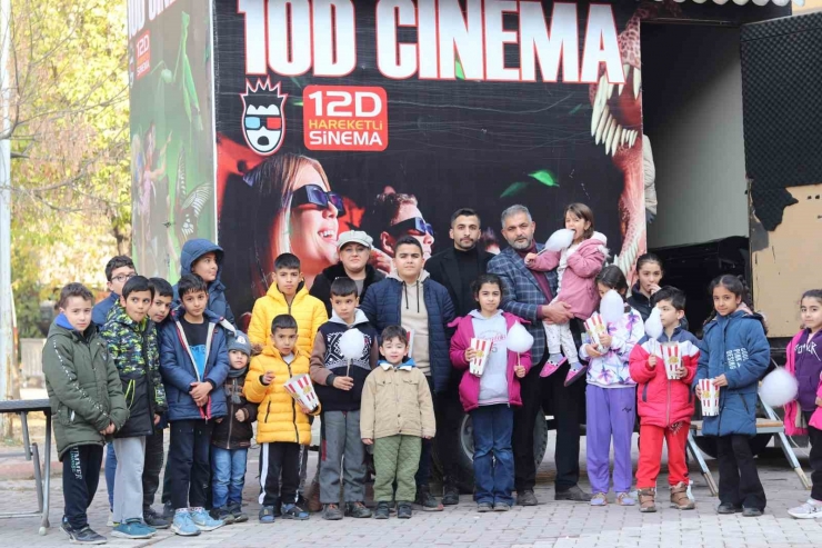 Malatya’da Depremzede Çocuklara 10 D Sinema Etkinliği