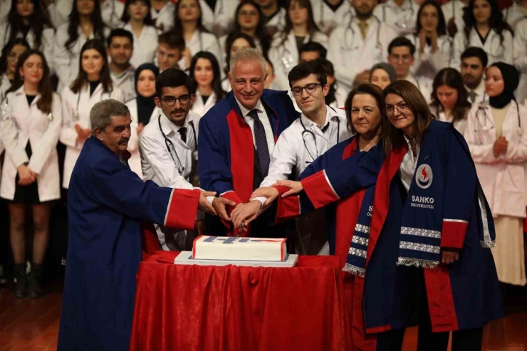 Sanko Üniversitesi Tıp Fakültesi Beyaz Önlük Giyme Töreni