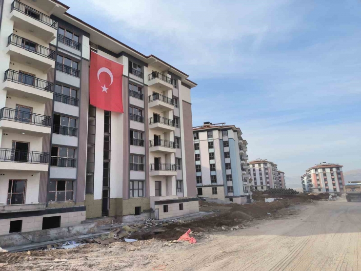 Doğanşehir’de 350 Kalıcı Konutun Teslimi İçin Gün Sayılıyor