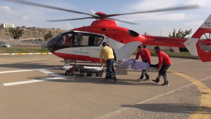 Şırnaklı Hasta Ambulans Helikopter İle Şanlıurfa’ya Getirildi