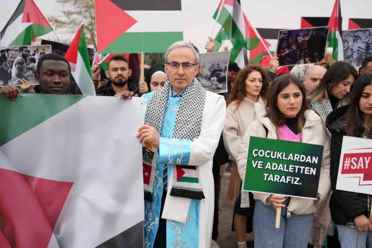 Gibtü’de, İsrail’in Gazze’ye Saldırılarına Sessiz Protesto