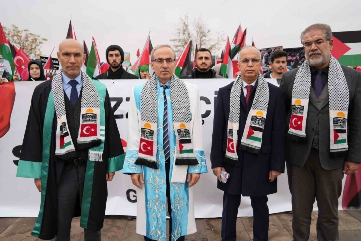 Gibtü’de, İsrail’in Gazze’ye Saldırılarına Sessiz Protesto