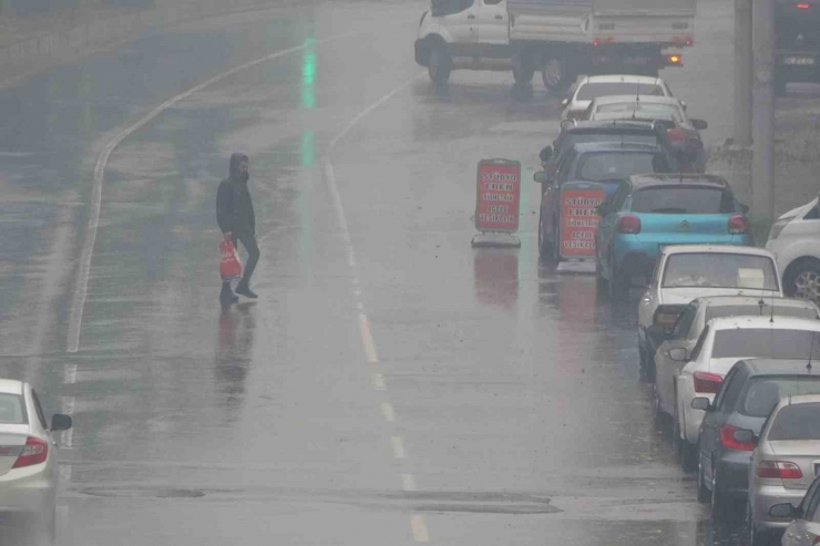 Meteoroloji Dün Uyardı: Diyarbakır’da Sağanak Etkili Olmaya Başladı