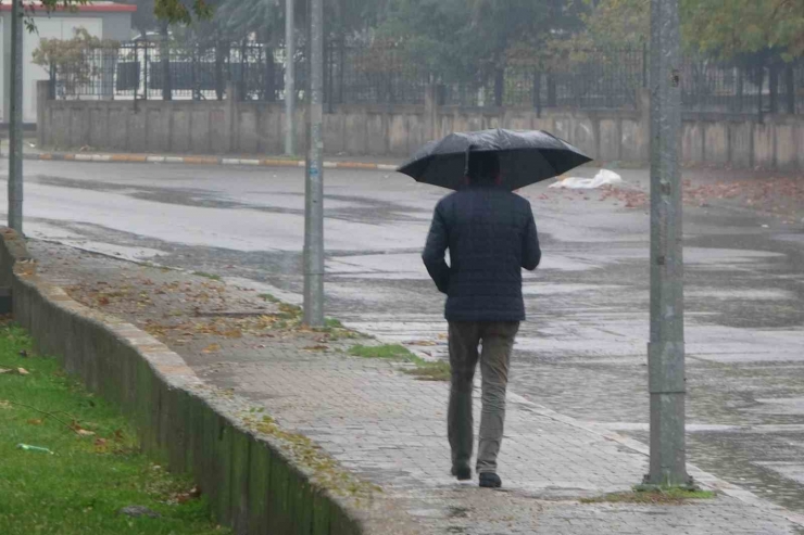 Meteoroloji Dün Uyardı: Diyarbakır’da Sağanak Etkili Olmaya Başladı