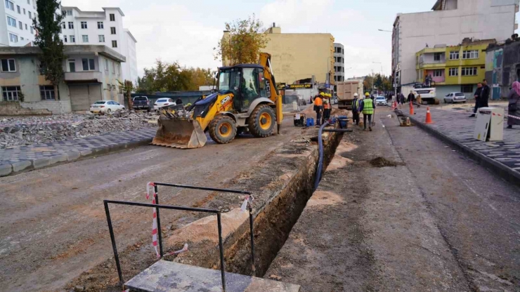 Adıyaman’ın Şehrin İçme Suyu Şebeke Hattı Yenileniyor