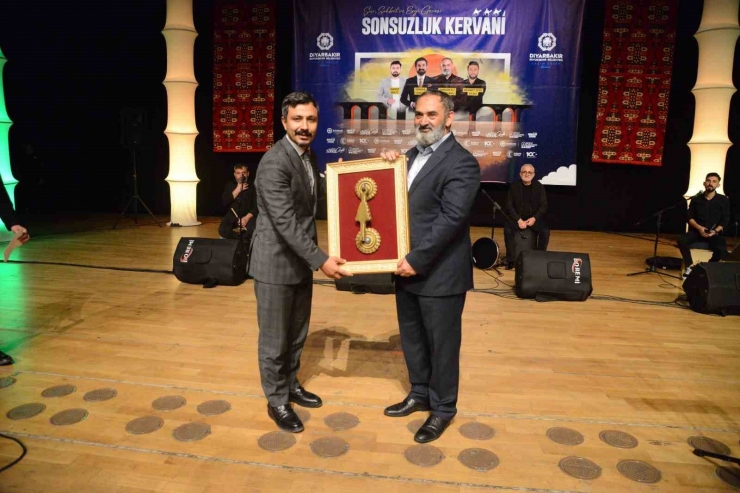 "sonsuzluk Kervanı" Diyarbakırlılarla Buluştu