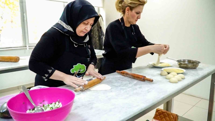 Kadınlardan Pastacılık Kursuna Yoğun İlgi