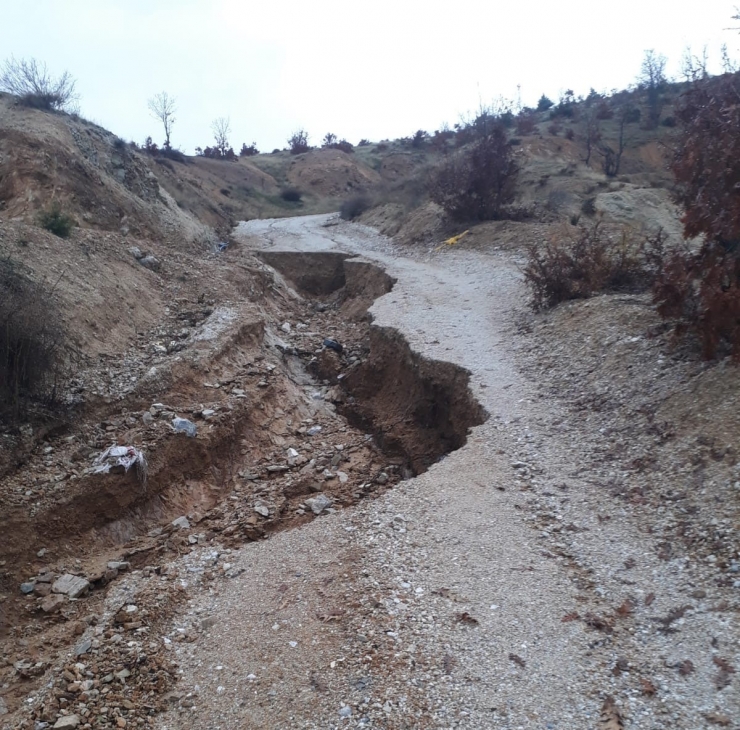 Doğanşehir’de Yağmur Suları Sel Getirdi