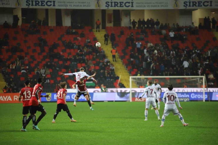 Trendyol Süper Lig: Gaziantep Fk: 0 - Trabzonspor: 0 (ilk Yarı)