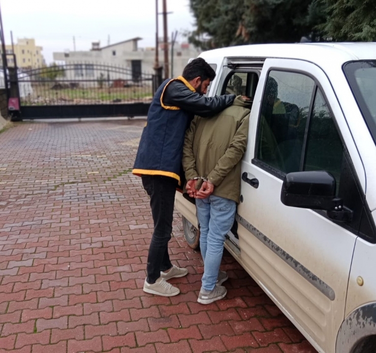Yüzü Maskeli Hırsız Polis Ekiplerince Yakalandı