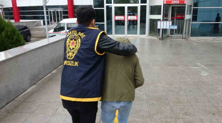 Yüzü Maskeli Hırsız Polis Ekiplerince Yakalandı